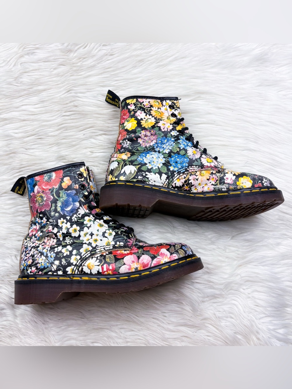 Dr. Martens Made in England 90s Sienna Miller Wanderlust Floral 1460 Pascal Boot - Picture 3 of 12
